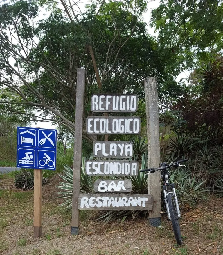 Ciclismo como parte de las actividades en Playa Escondida