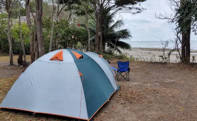 Acampar frente al mar en Esmeraldas